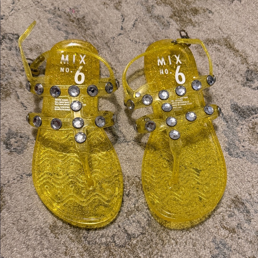 Mix No. 6 Transparent Yellow Sandals with Silver Accents—nwot never worn